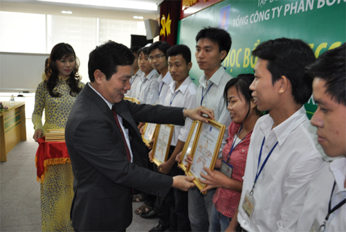 Launching the PVFCCo’s scholarship program in 2012 – 2013’s school year