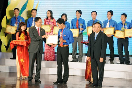 PVFCCo sponsoring Luong Dinh Cua award