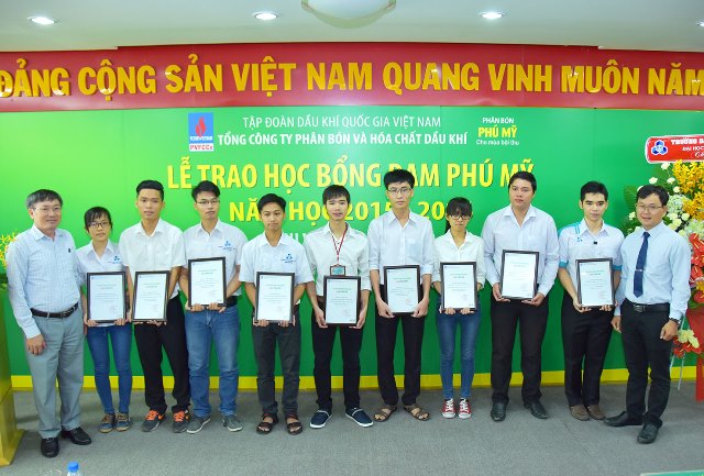 Thông cáo báo chí: PVFCCo đồng loạt trao học bổng Đạm Phú Mỹ trên toàn quốc