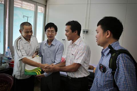 PVFCCo”s Trade Union visits and supports Huynh Ngo Minh Quan, suffering from a serious disease