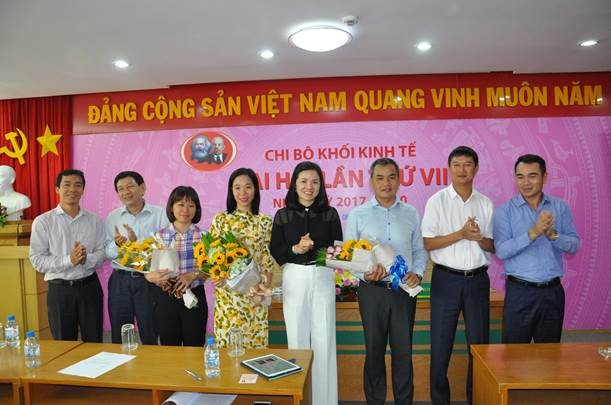 Chi bộ Khối Kinh tế tổ chức thành công Đại hội nhiệm kỳ 2017-2020