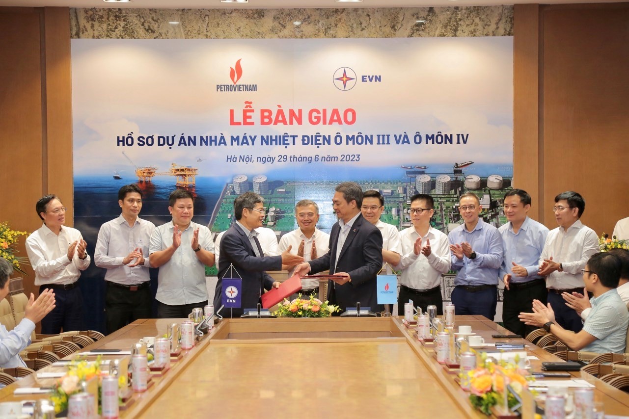 Petrovietnam tiếp nhận bàn giao hồ sơ Dự án Nhà máy Nhiệt điện Ô Môn III và Ô Môn IV 